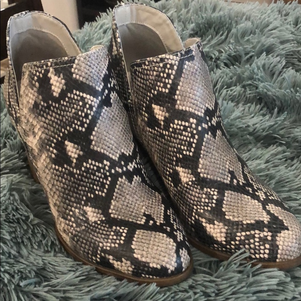 COPY - Snakeskin ankle bootie
